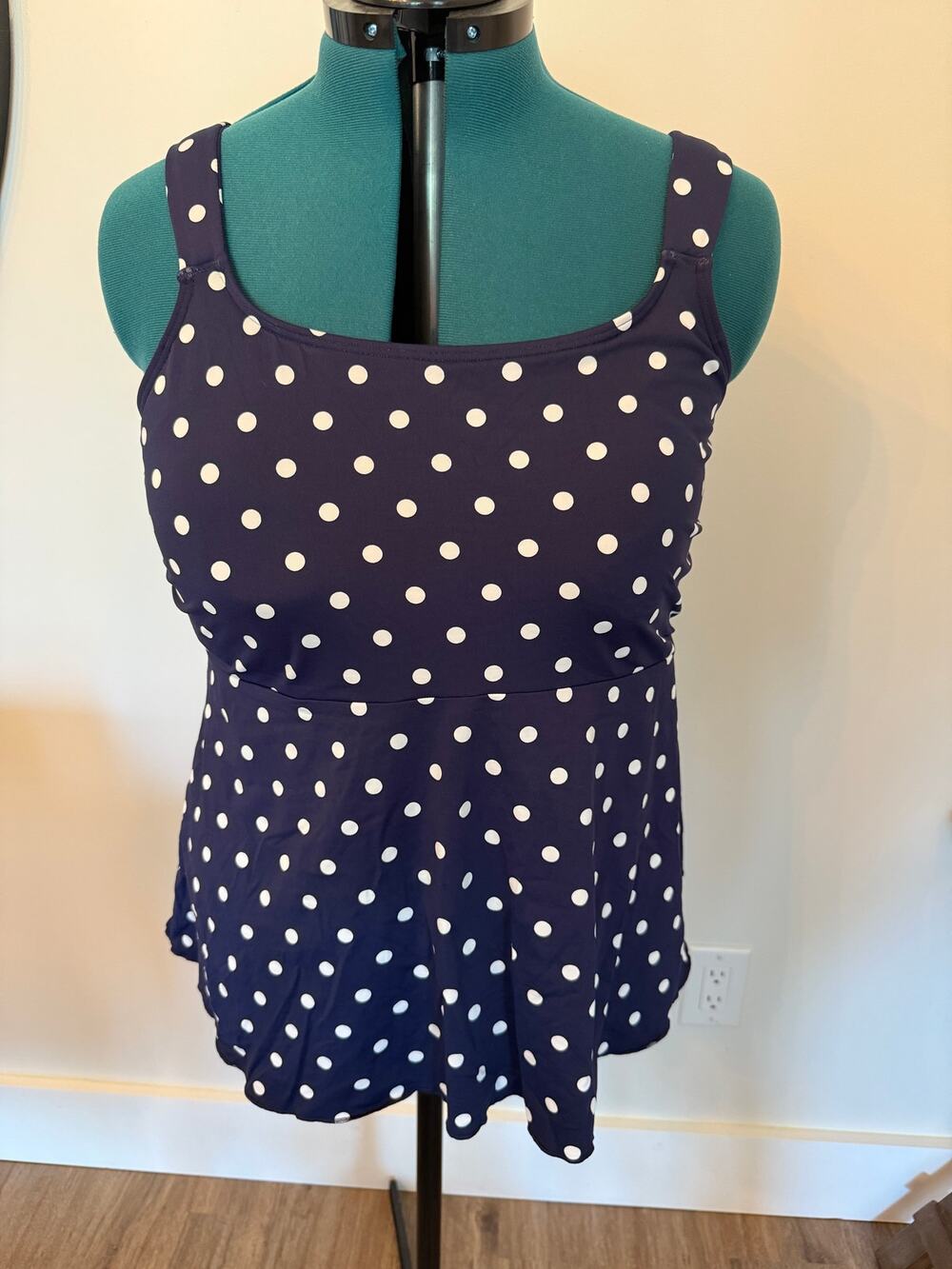 Land’s End Women’s Blue White Polka Dot Tankini Bathing Suit Top Size 18